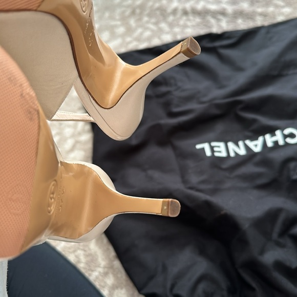 Chanel Ivory Leather Slingback Heels - Picture 7 of 10